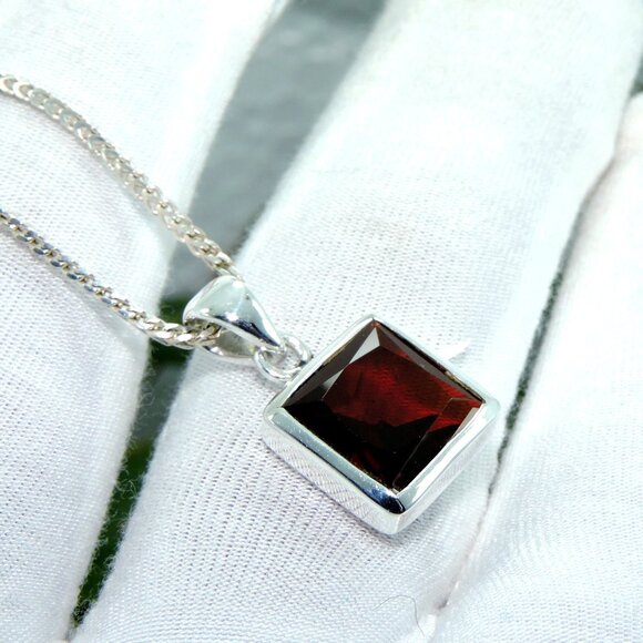 Garnet Gemstone 925 Sterling Silver Pendant Necklace - Picture 3 of 5